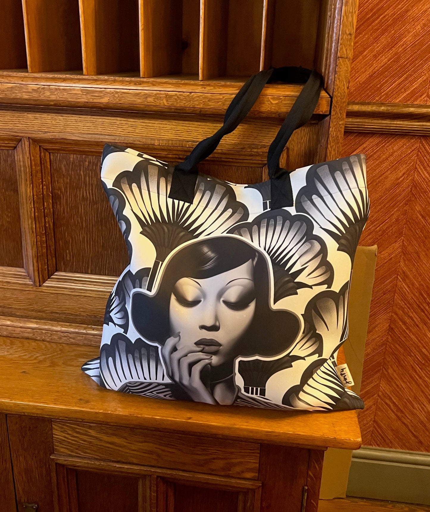 Tote Bag in Neoprene - Noir - Jinty Designs